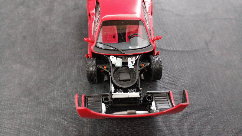 Laden Sie das Bild in Galerie -Viewer, KYOSHO FERRARI F40 LIGHT WEIGHT VERSION 1/43 Scale Car– Used