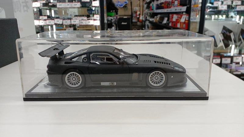 Laden Sie das Bild in Galerie -Viewer, SPARK Ferrari 575 GTC Model Car– Used
