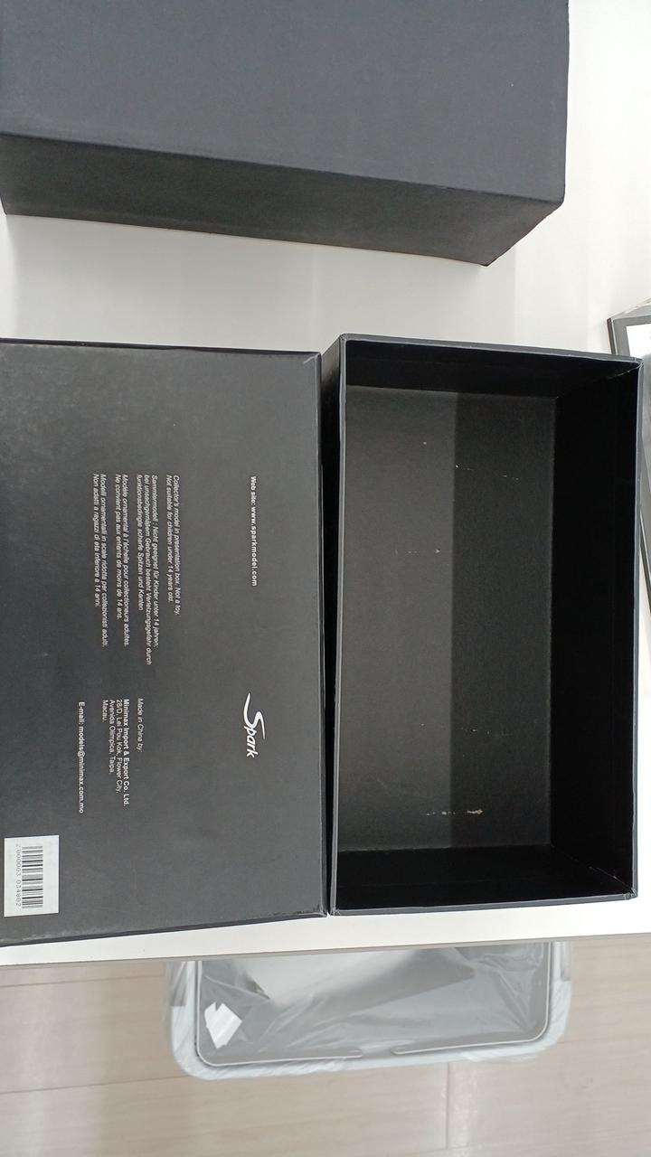Laden Sie das Bild in Galerie -Viewer, SPARK Ferrari 575 GTC Model Car– Used
