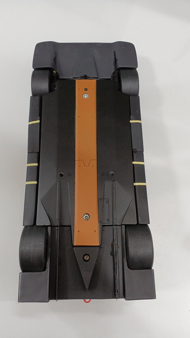 Laden Sie das Bild in Galerie -Viewer, SPARK AUDI R10 TDI TEST CAR 2006 1/18 Scale Car– Used