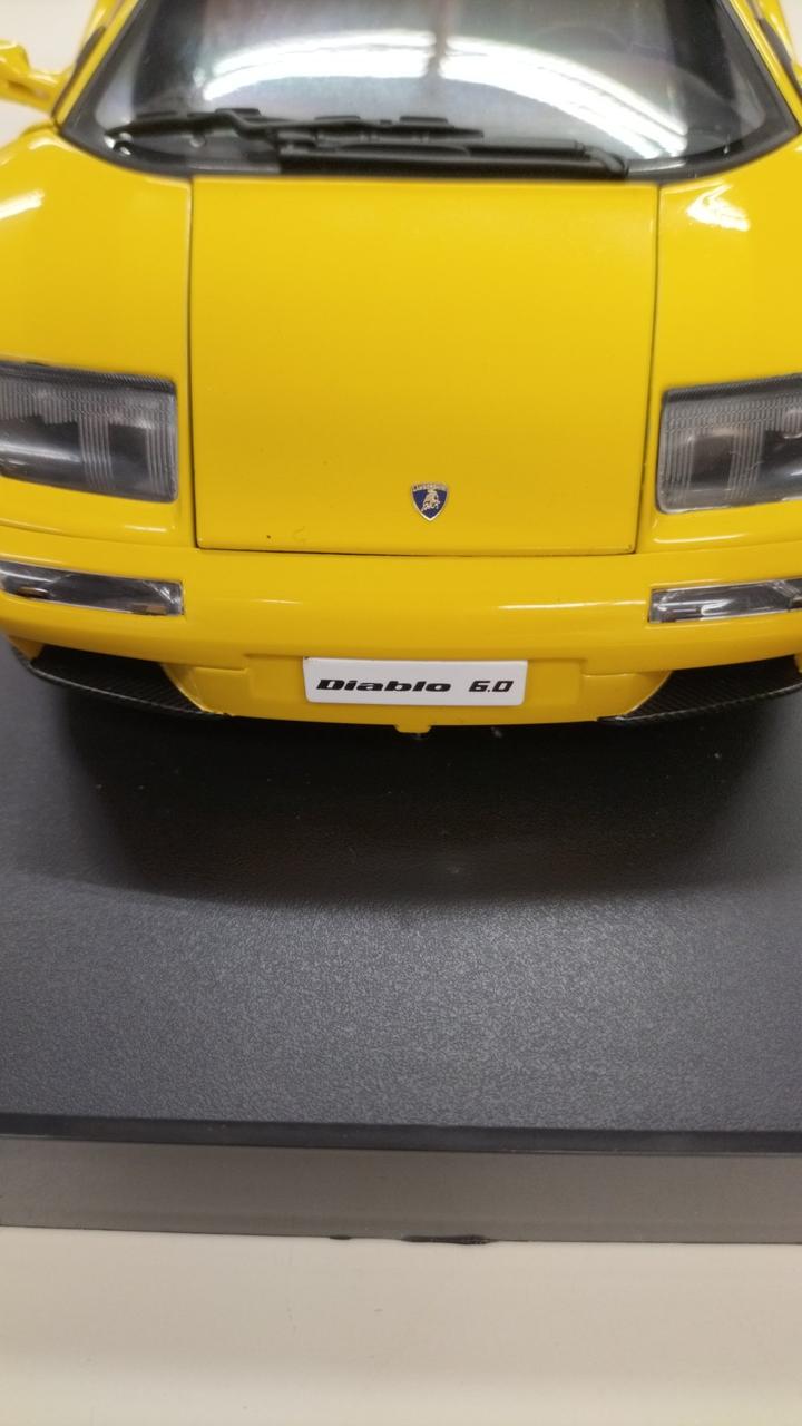 Load image into Gallery viewer, AUTOart LAMBORGHINI DIABLO 6.0 1/18 Scale Car– Used