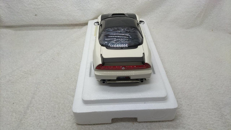 Load image into Gallery viewer, AUTOart HONDA NSX-R (NA2) 1/18 Scale Model Car– Used