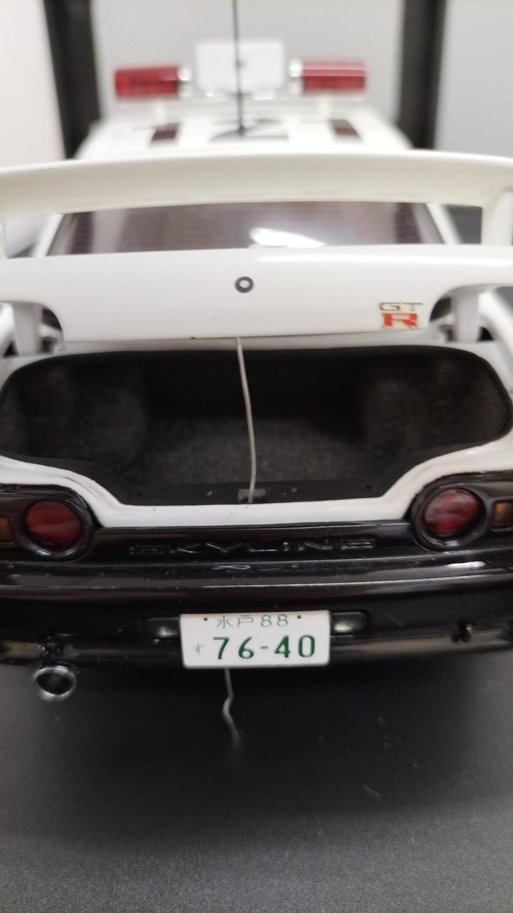Load image into Gallery viewer, AUTOART Police Car Ibaraki Prefecture #121 Nissan Skyline GT-R R32 1/18– Used
