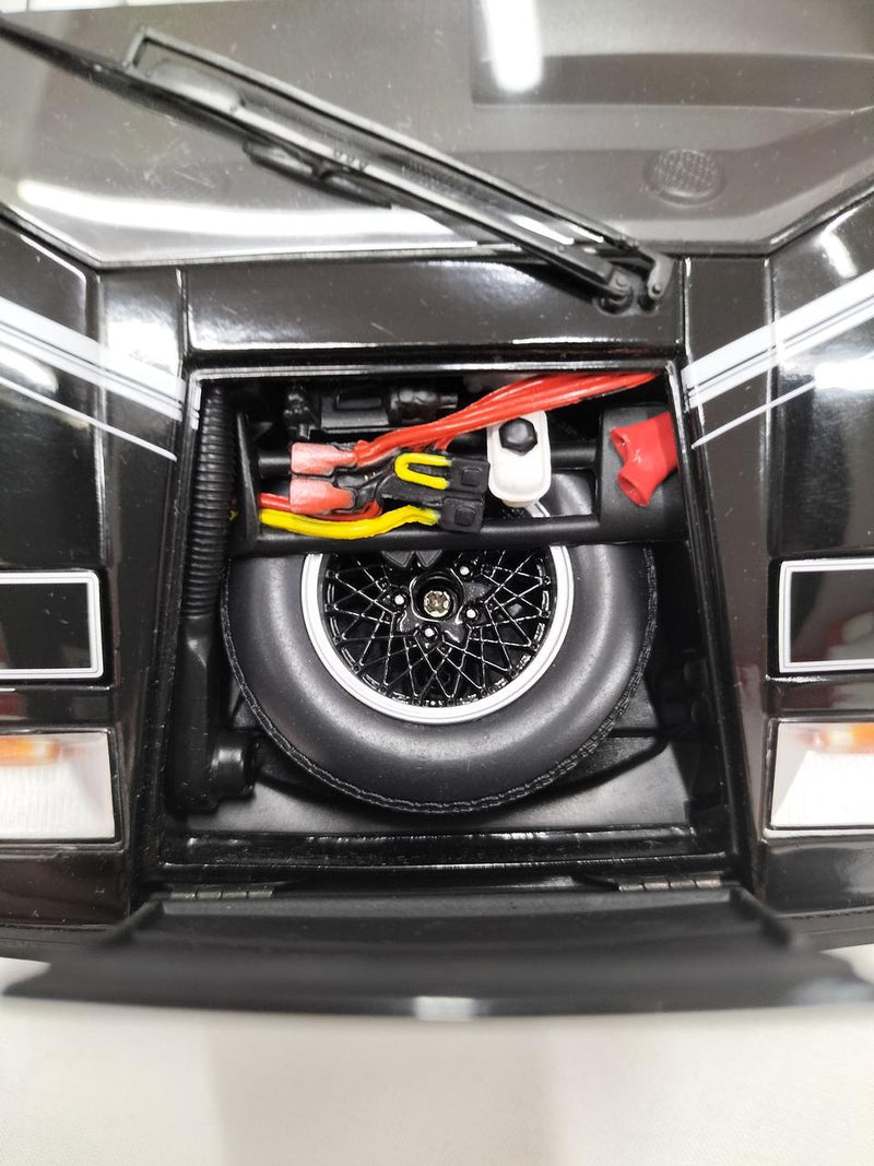 Load image into Gallery viewer, KYOSHO LAMBORGHINI COUNTACH LP500R Black 1/18 Scale Car– Used