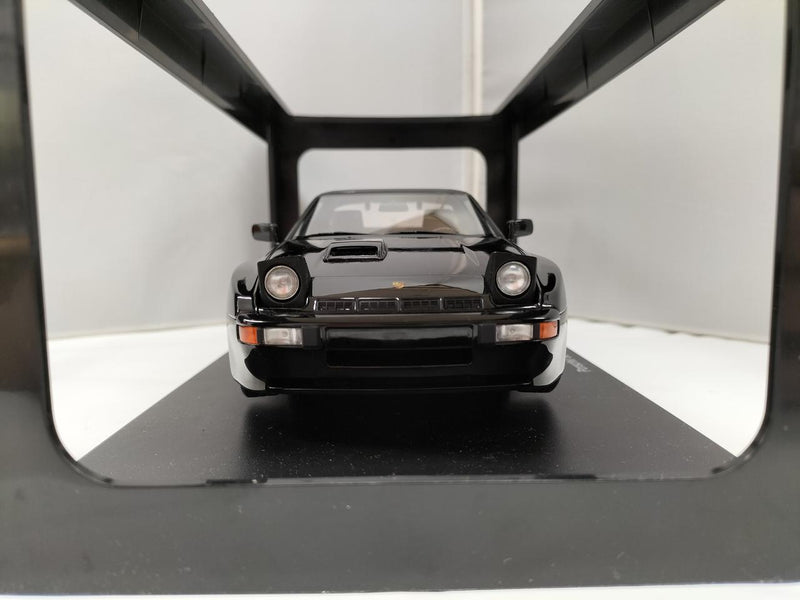 Load image into Gallery viewer, AUTOart Porsche 924 Carrera GT 1980 1/18 Scale Car– Used