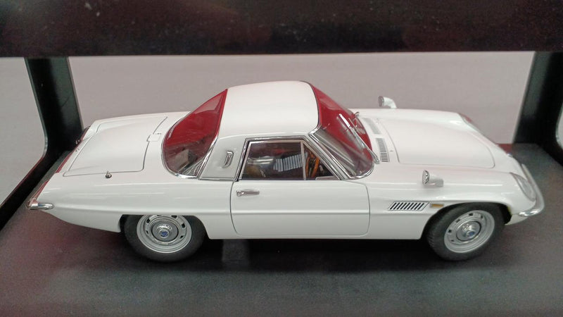 Load image into Gallery viewer, AUTOart MILLENNIUM MAZDA COSMO SPORT White 1/18 Scale Car– Used