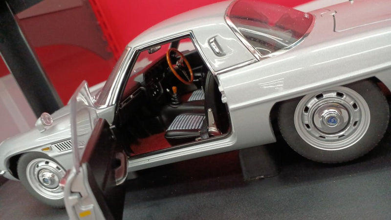 Load image into Gallery viewer, AUTOART MILLENNIUM MAZDA COSMO SPORT Silver 1/18 Scale Car– Used