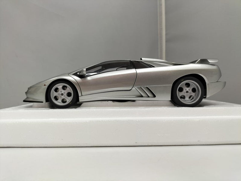 Load image into Gallery viewer, AUTOart LAMBORGHINI DIABLO SE30 JOTA 1/18 Scale Car– Used