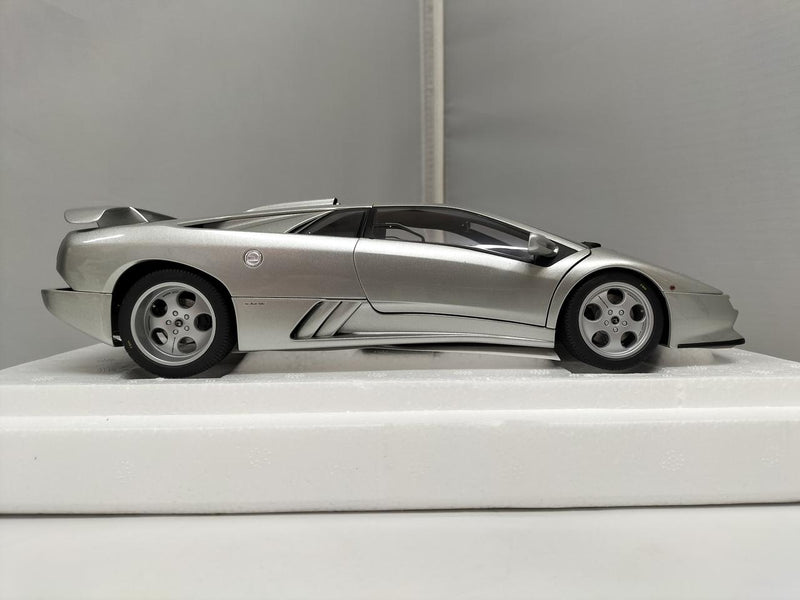 Load image into Gallery viewer, AUTOart LAMBORGHINI DIABLO SE30 JOTA 1/18 Scale Car– Used