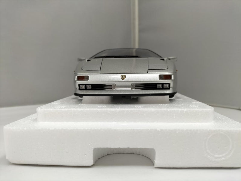 Load image into Gallery viewer, AUTOart LAMBORGHINI DIABLO SE30 JOTA 1/18 Scale Car– Used