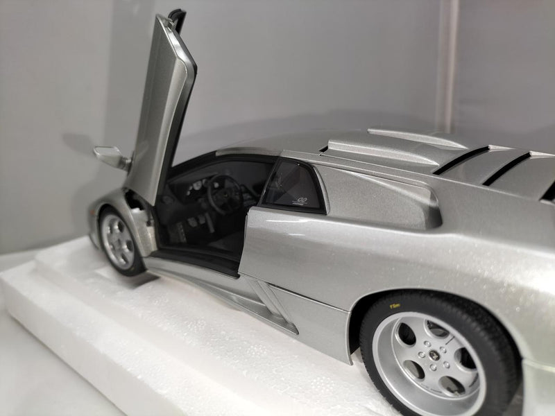 Load image into Gallery viewer, AUTOart LAMBORGHINI DIABLO SE30 JOTA 1/18 Scale Car– Used