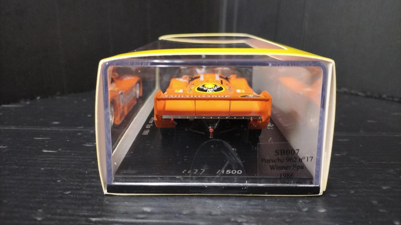 Laden Sie das Bild in Galerie -Viewer, SPARK Porsche 962C #17 WINNER SPA 1986 1/43 Scale Car– Used
