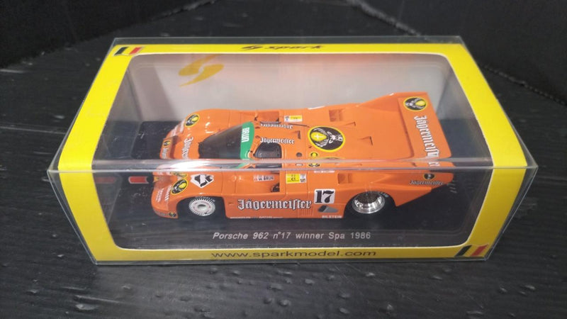 Laden Sie das Bild in Galerie -Viewer, SPARK Porsche 962C #17 WINNER SPA 1986 1/43 Scale Car– Used