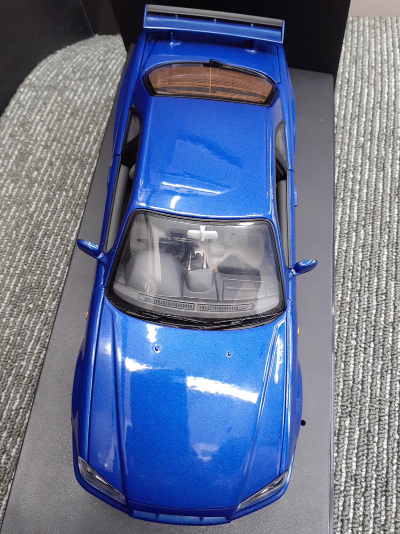 Load image into Gallery viewer, AUTOART NISSAN SKYLINE 1/18 Scale Model Car– Used