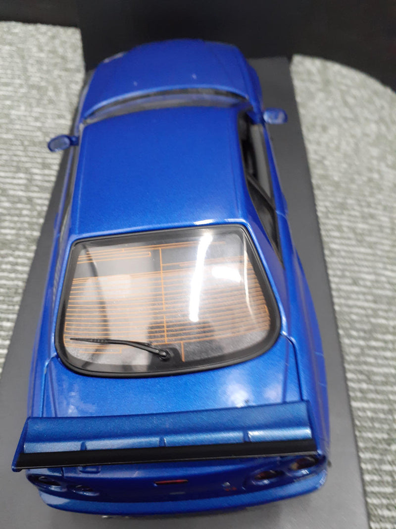 Load image into Gallery viewer, AUTOART NISSAN SKYLINE 1/18 Scale Model Car– Used