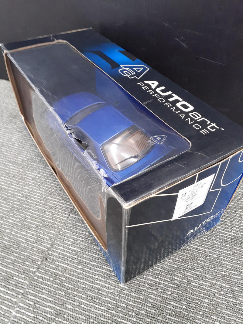 Load image into Gallery viewer, AUTOART NISSAN SKYLINE 1/18 Scale Model Car– Used
