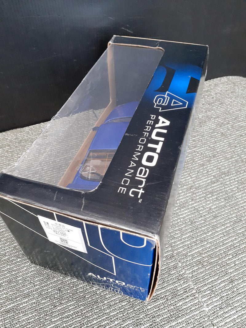 Load image into Gallery viewer, AUTOART NISSAN SKYLINE 1/18 Scale Model Car– Used