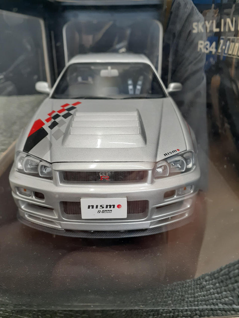 Load image into Gallery viewer, AUTOART NISSAN SKYLINE R34 1/18 Scale Model Car– Used