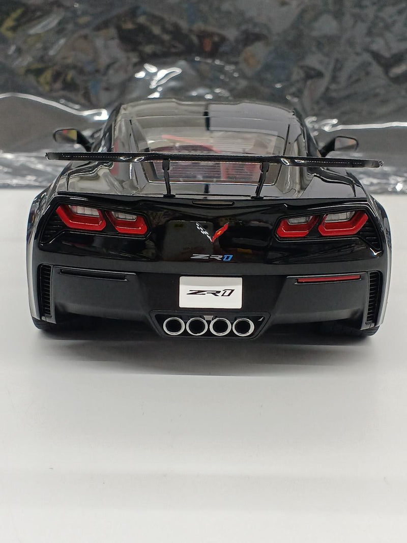 Cargue la imagen en el visor de la galería, AUTOart Chevrolet Corvette C7 ZR1 1/18 Composite Diecast Model– Used