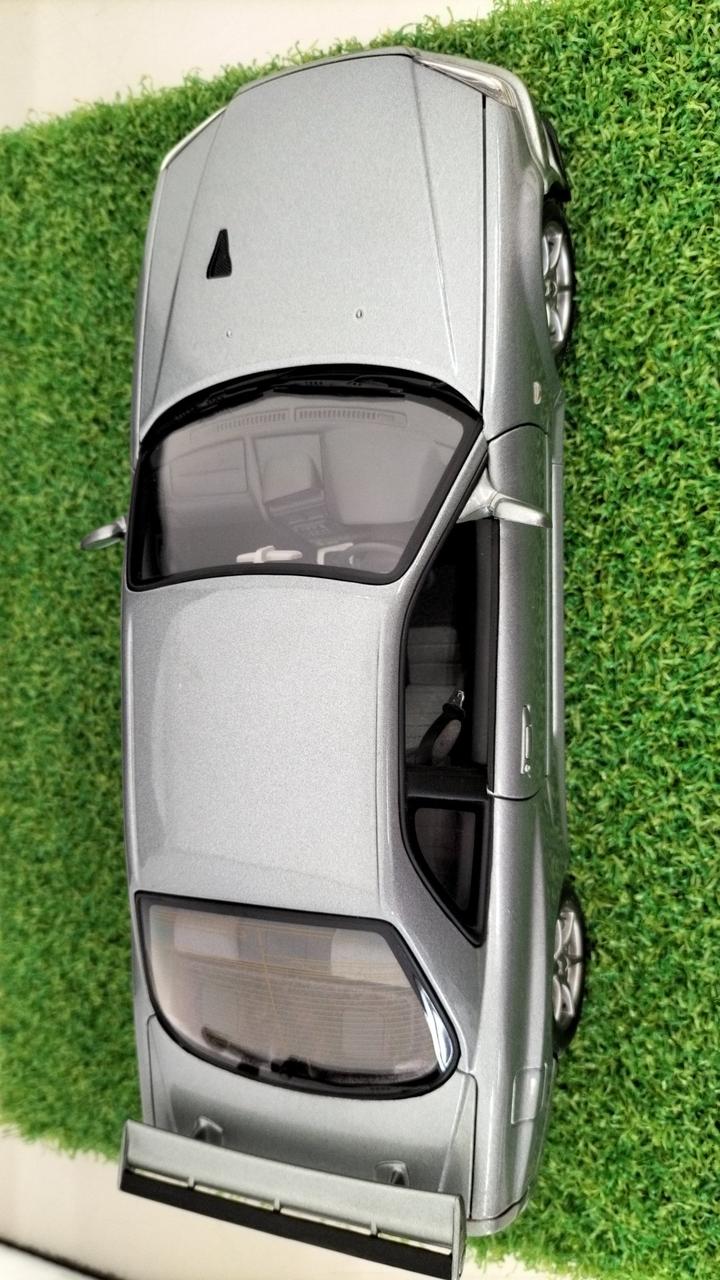 Load image into Gallery viewer, AUTOart NISSAN SKYLINE 1/18 Scale Model Car– Used