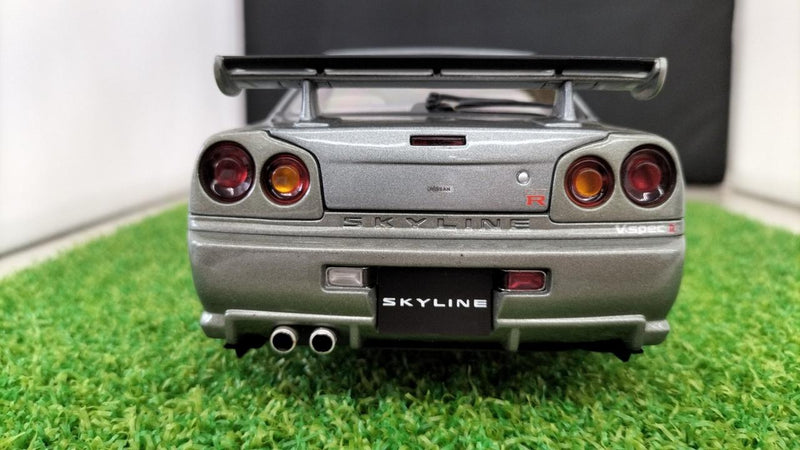 Load image into Gallery viewer, AUTOart NISSAN SKYLINE 1/18 Scale Model Car– Used