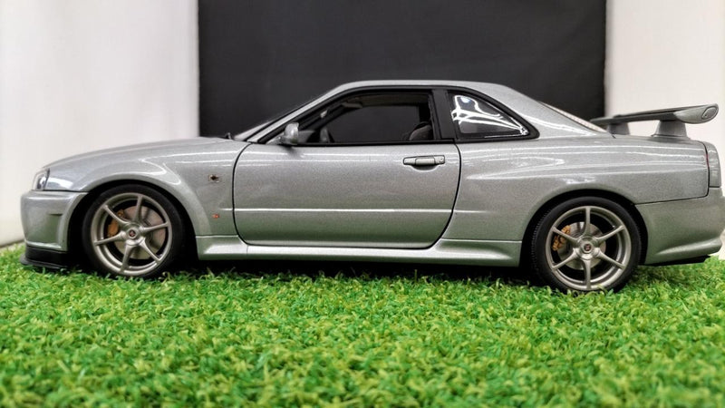 Load image into Gallery viewer, AUTOart NISSAN SKYLINE 1/18 Scale Model Car– Used