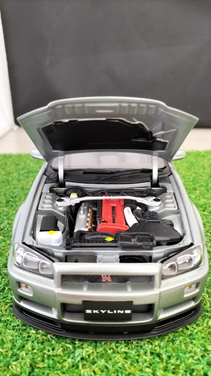 Load image into Gallery viewer, AUTOart NISSAN SKYLINE 1/18 Scale Model Car– Used