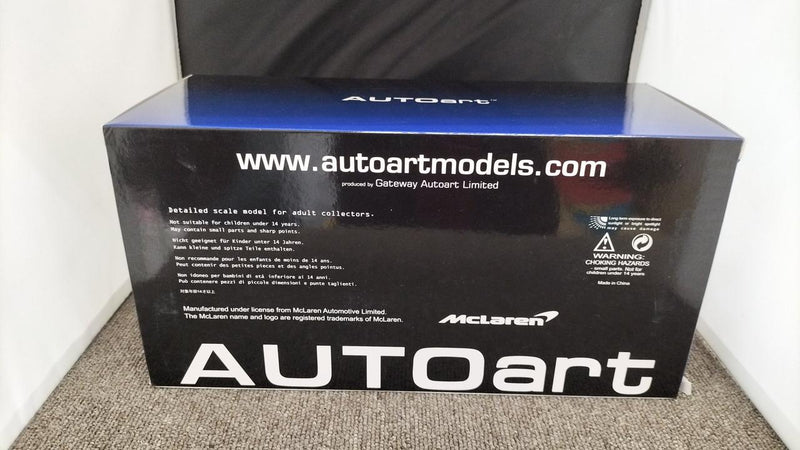 Laden Sie das Bild in Galerie -Viewer, AUTOart 1/18 McLaren 675LT (Gray) Scale Model Car– Used