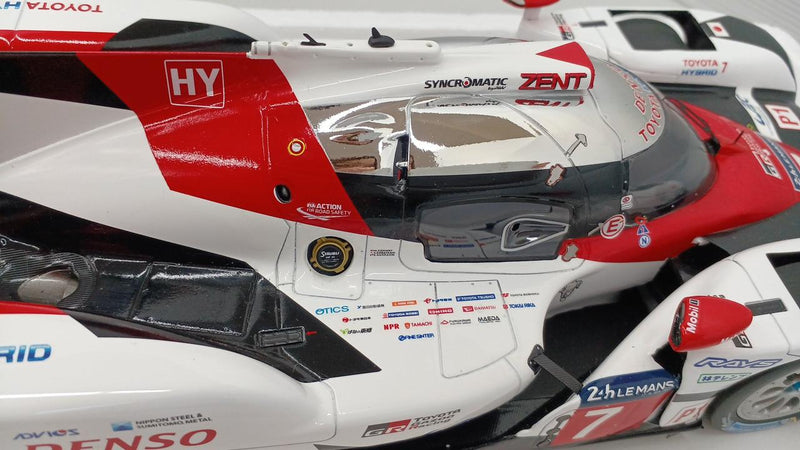 Laden Sie das Bild in Galerie -Viewer, SPARK 1/18 Toyota TS050 Scale Model Car– Used