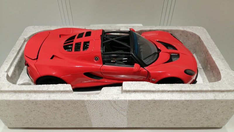 Load image into Gallery viewer, AUTOART Hennessey Venom GT 1/18 Scale Model Car– Used
