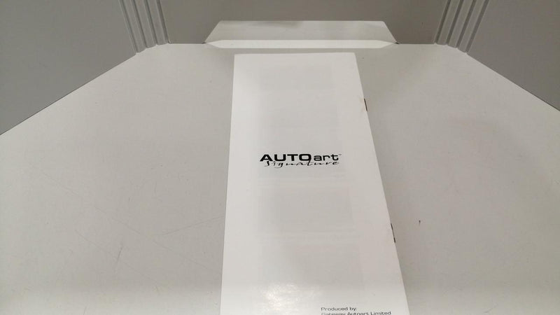 Load image into Gallery viewer, AUTOART Hennessey Venom GT 1/18 Scale Model Car– Used