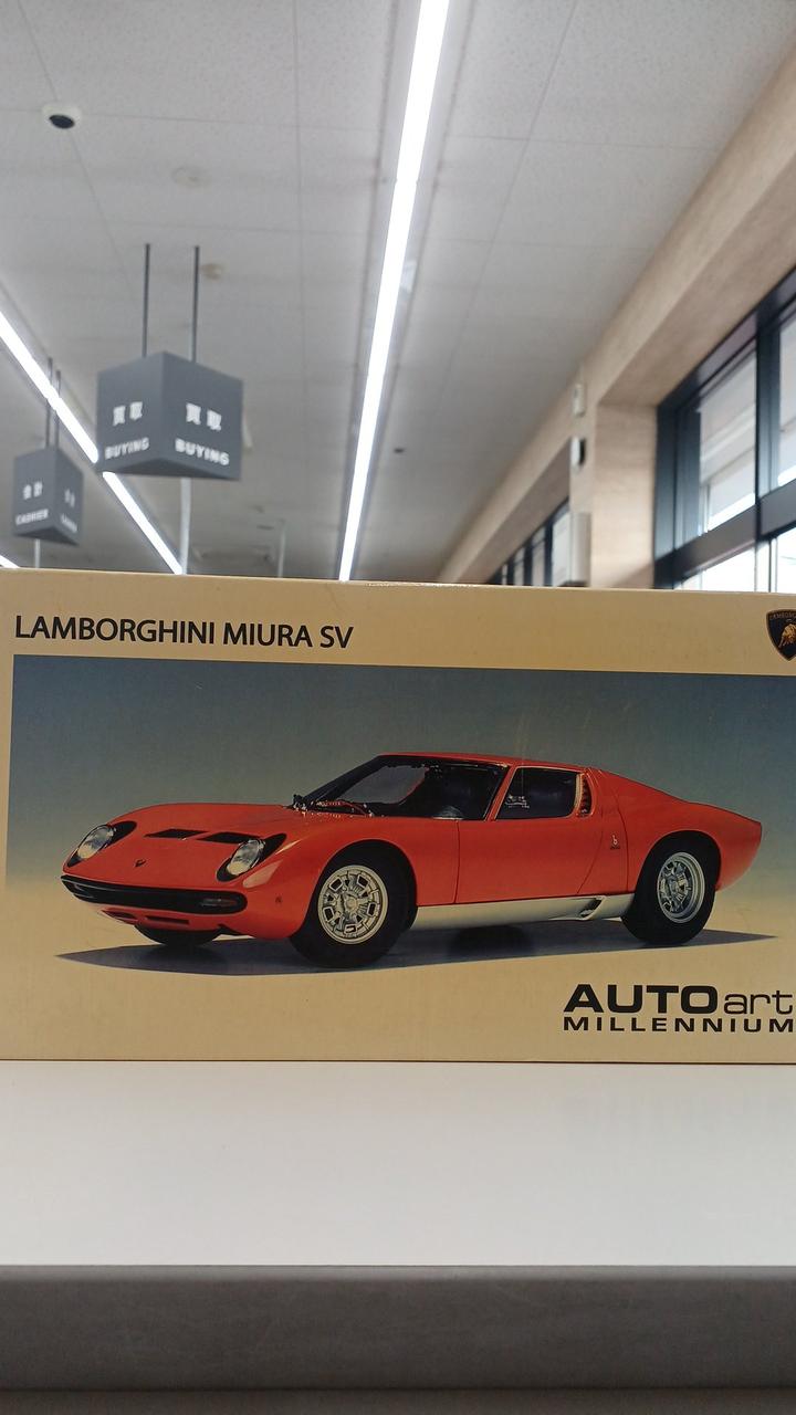 Load image into Gallery viewer, AUTOart LAMBORGHINI MIURA SV 1/18 Scale Model Car– Used