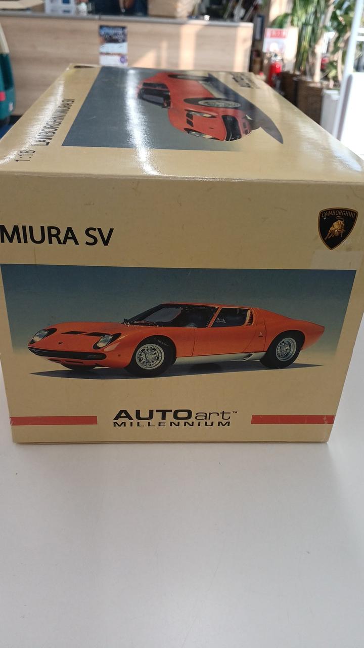 Load image into Gallery viewer, AUTOart LAMBORGHINI MIURA SV 1/18 Scale Model Car– Used