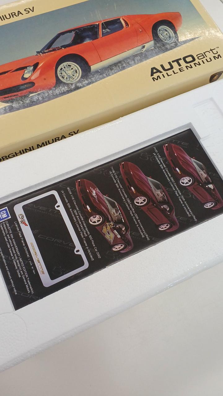 Load image into Gallery viewer, AUTOart LAMBORGHINI MIURA SV 1/18 Scale Model Car– Used