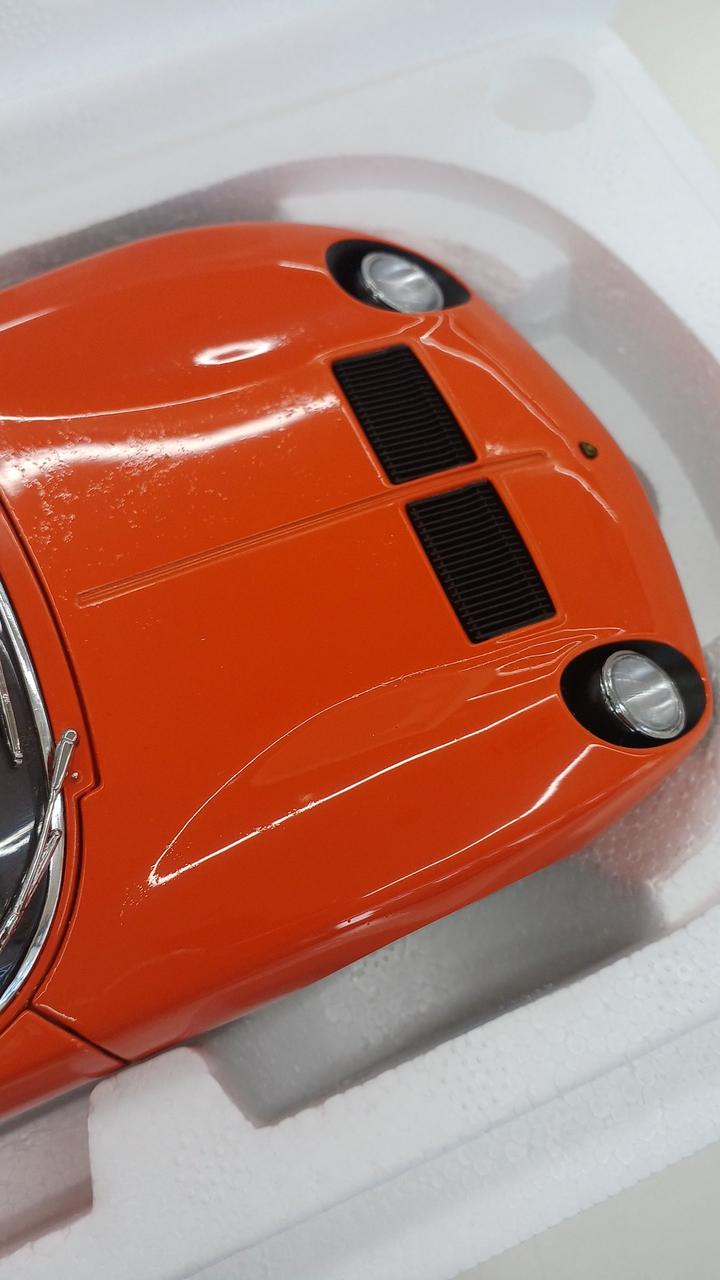 Load image into Gallery viewer, AUTOart LAMBORGHINI MIURA SV 1/18 Scale Model Car– Used