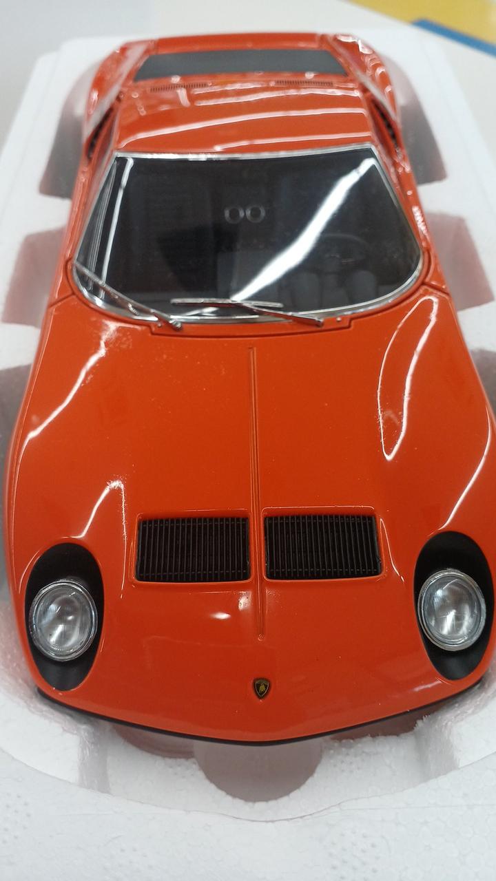 Load image into Gallery viewer, AUTOart LAMBORGHINI MIURA SV 1/18 Scale Model Car– Used