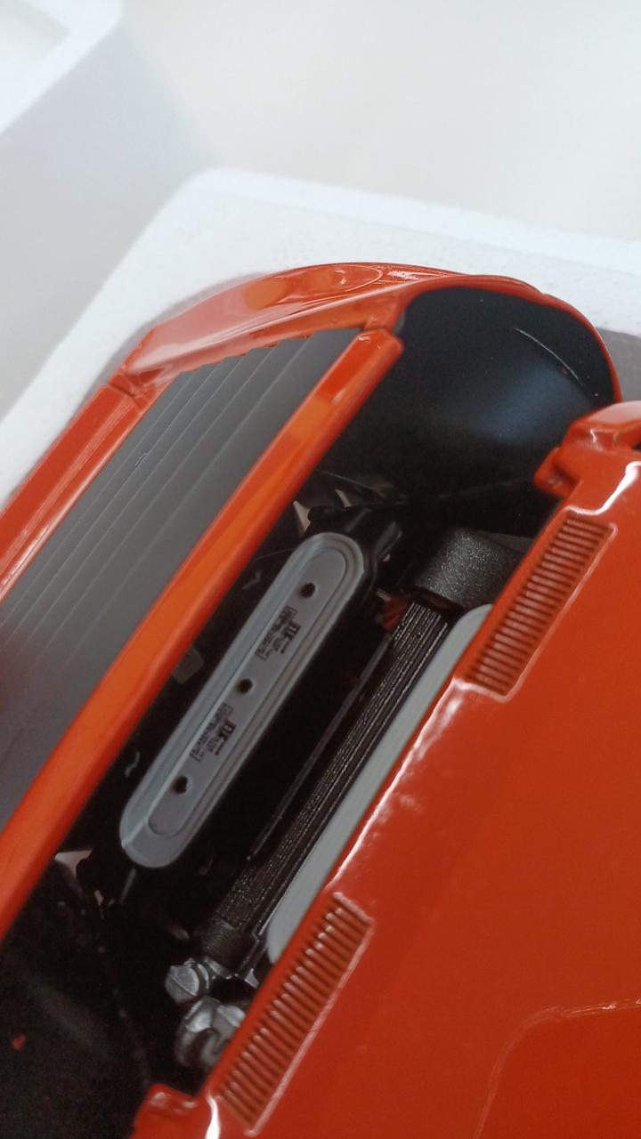 Load image into Gallery viewer, AUTOart LAMBORGHINI MIURA SV 1/18 Scale Model Car– Used