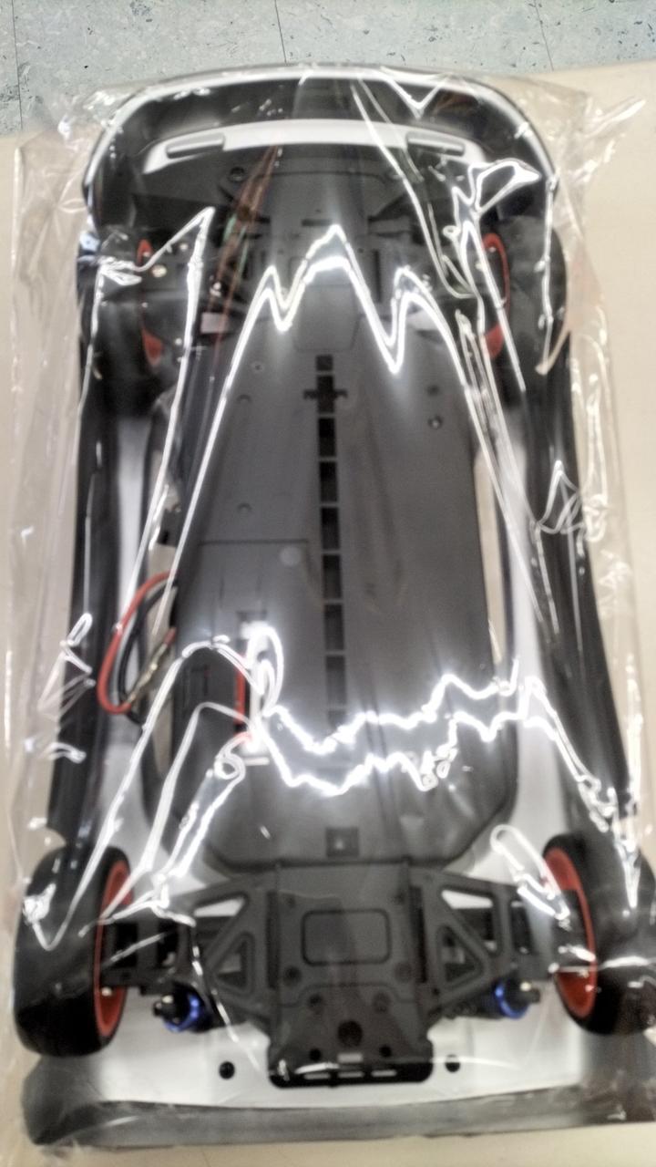 Laden Sie das Bild in Galerie -Viewer, KYOSHO EP FAZER 4WD 1/10 Scale RC Car - Used