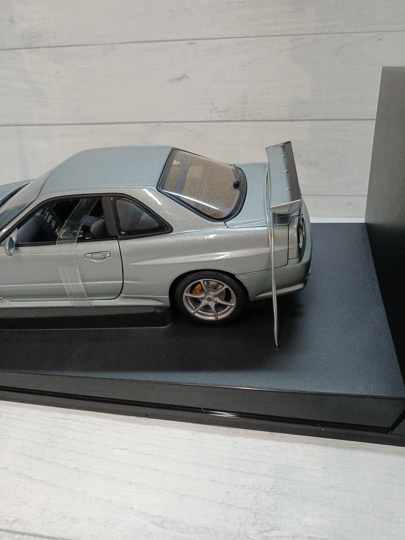 Load image into Gallery viewer, AUTOART NISSAN SKYLINE R34 GTR V-SPEC 1/18 Scale Model Car– Used