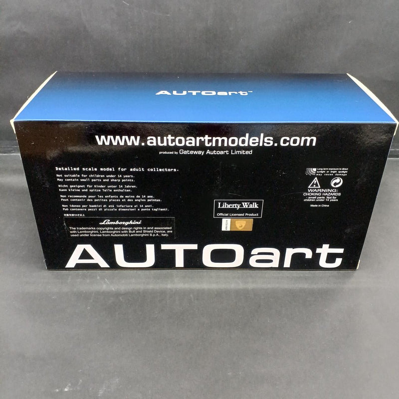 Laden Sie das Bild in Galerie -Viewer, AUTOart 1/18 LB-WORKS LAMBORGHINI VENENO Scale Model Car– Used
