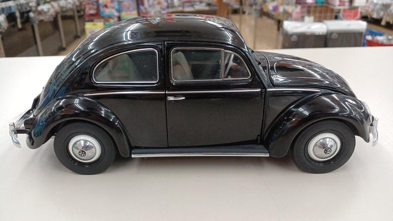Load image into Gallery viewer, AUTOart VW BEETLE 1/18 Scale Model Car (Doors, Trunk, Hood Open)– Used