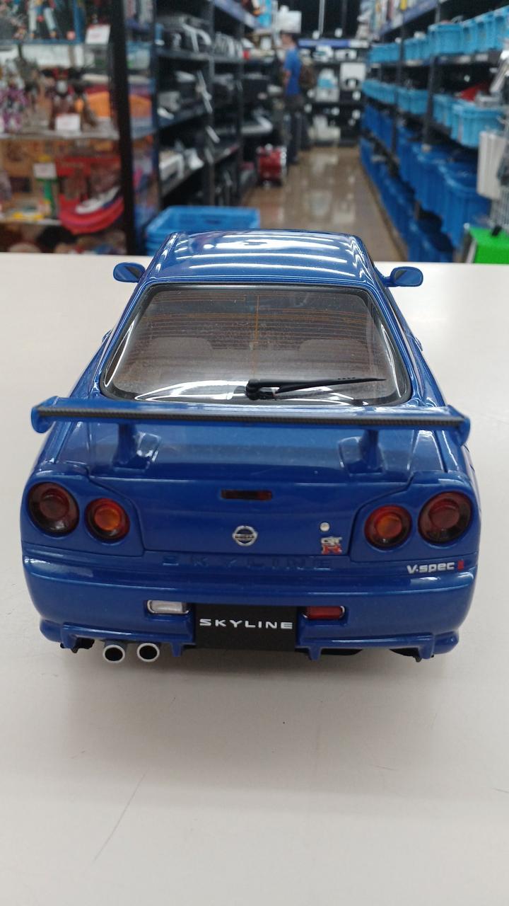 Load image into Gallery viewer, AUTOart R34 V-SPEC II SKYLINE GT-R 1/18 Scale Model Car– Used