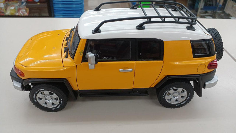Load image into Gallery viewer, AUTOart TOYOTA FJ CRUISER 1/18 Scale Model Car– Used
