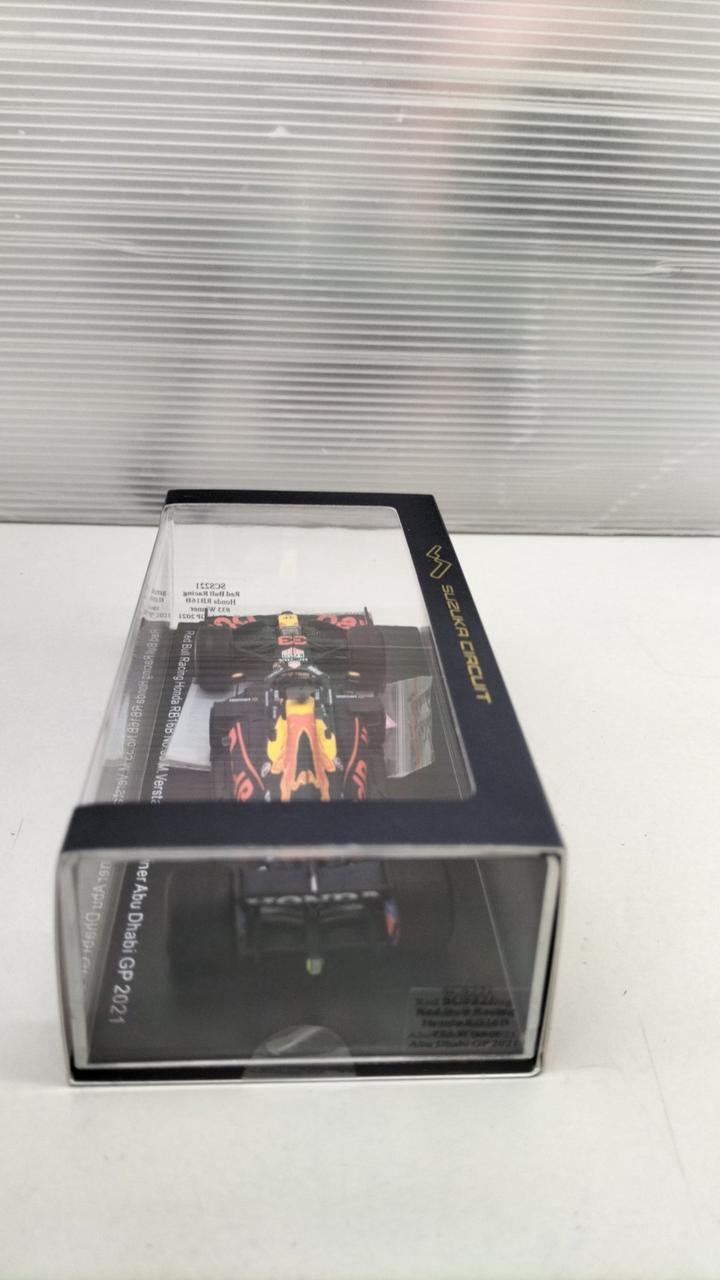 Cargue la imagen en el visor de la galería, HONDA Red Bull Racing Honda RB16B #33 1/43 Scale Diecast Car– Used