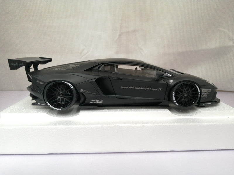 Laden Sie das Bild in Galerie -Viewer, AUTOart 1/18 Liberty Walk LB-Works Lamborghini Aventador