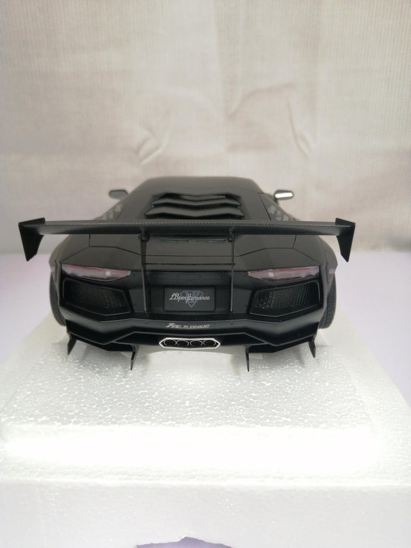 Laden Sie das Bild in Galerie -Viewer, AUTOart 1/18 Liberty Walk LB-Works Lamborghini Aventador