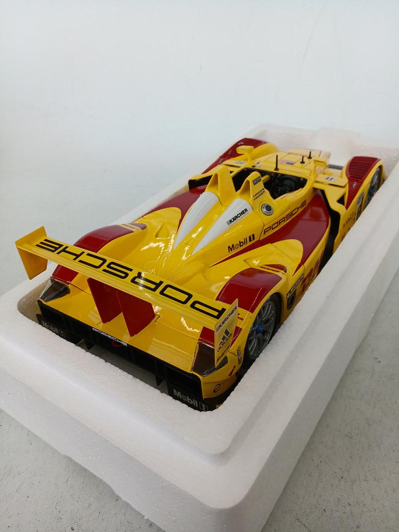 Laden Sie das Bild in Galerie -Viewer, AUTOart 1/18 Porsche RS Spyder LMP2 Diecast Model Car