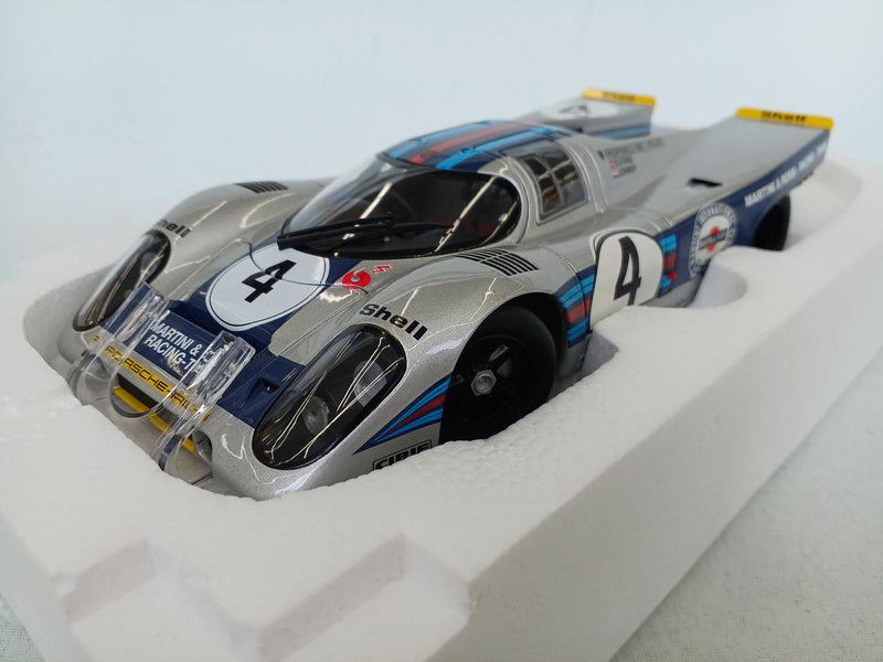 Laden Sie das Bild in Galerie -Viewer, AUTOart 1/18 Porsche 917K Diecast Model Car