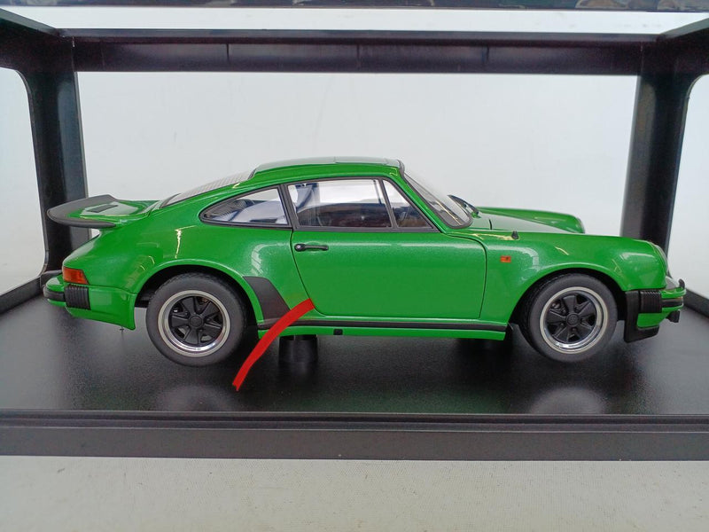 Carica immagine in Galleria Viewer, AUTOart 1/18 Porsche 911 (930) Turbo 3.0 Green Diecast Model
