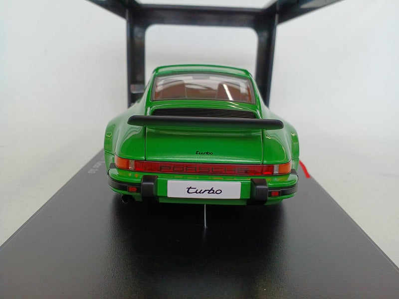Carica immagine in Galleria Viewer, AUTOart 1/18 Porsche 911 (930) Turbo 3.0 Green Diecast Model